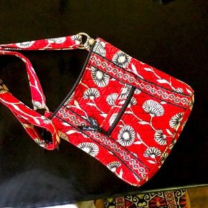 🖤❤️Vera Bradley Hipster Deco Daisy Pattern ❤️🖤
